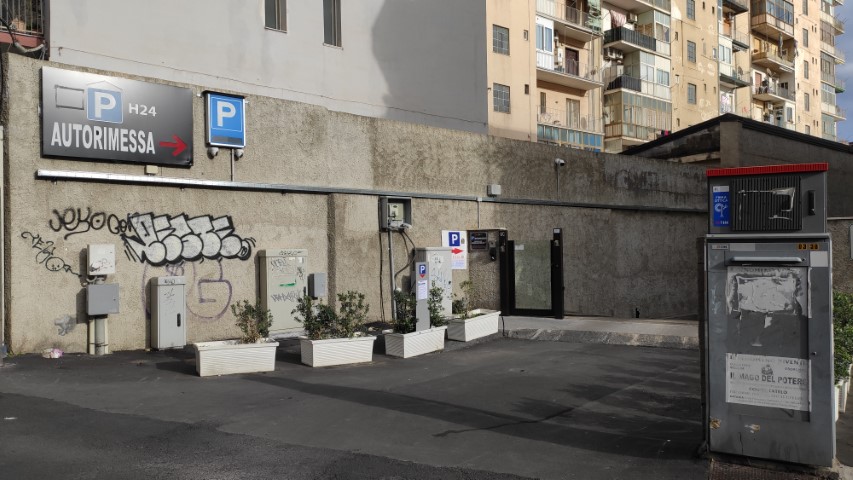 entrata parcheggio